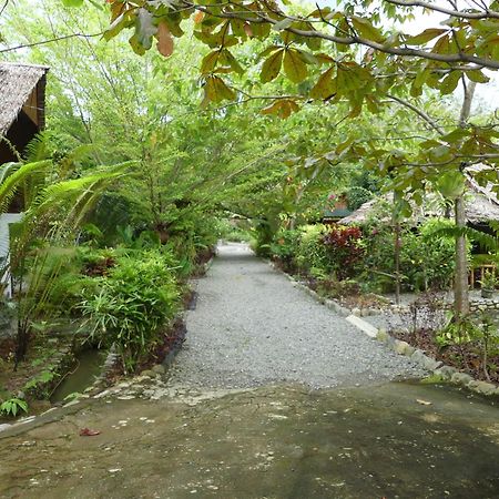 Magpie Homestay & Jungle Trekking Especially For Guest Trekking With Us Bukit Lawang Exterior photo