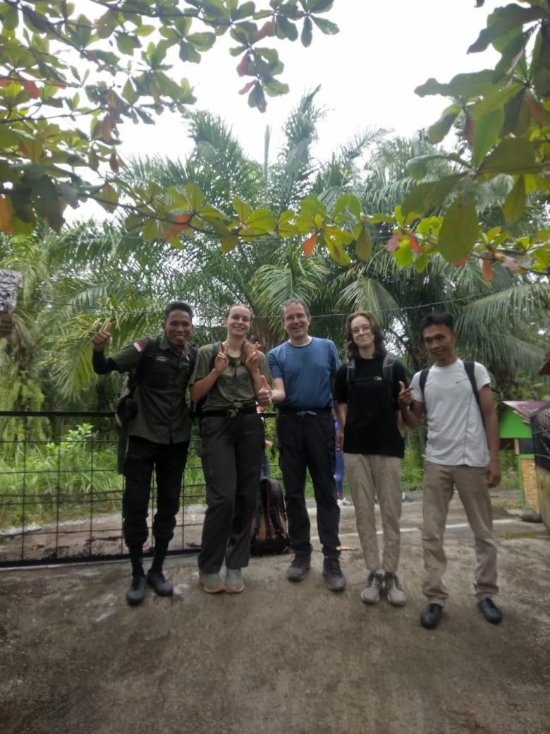 Magpie Homestay & Jungle Trekking Especially For Guest Trekking With Us Bukit Lawang Exterior photo